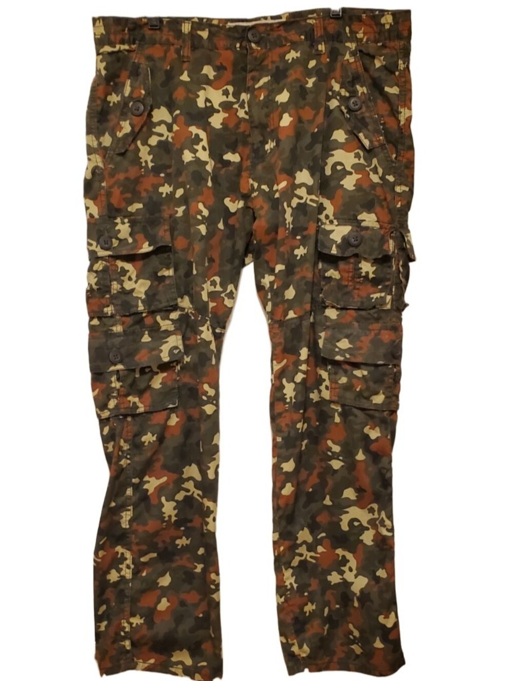 Halifax Individually Crafted Camo Cargo Pants Size 38x32